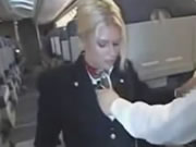 Blonde Stewardess orale seks Service