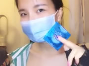 Aziatisch Maskers Meisje in Webcams