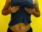 Indiase rijpe vrouw neuken In Sexy korte broek