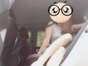 Aziatisch meisje Selfie in auto